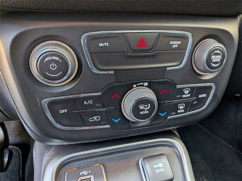 Used 2019 Jeep Compass Latitude image 21