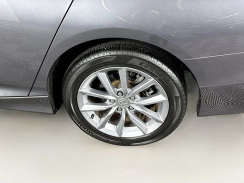Used 2018 Honda Accord LX image 5