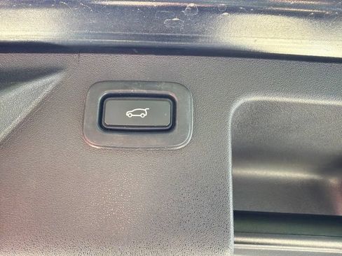 Used 2020 Land Rover Discovery Sport SE R-Dynamic AWD/4WD image 9