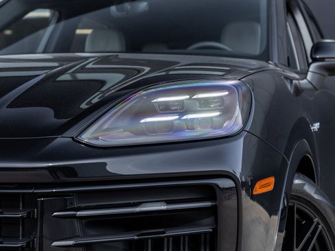 New 2026 Porsche Cayenne E-Hybrid image 18
