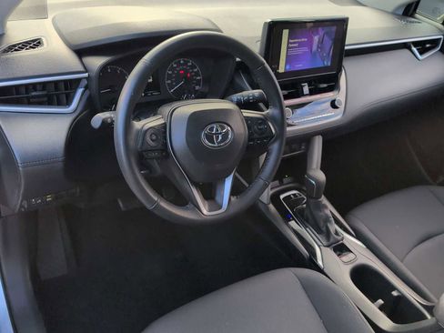 Used 2024 Toyota Corolla Cross LE image 10
