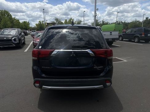 Used 2017 Mitsubishi Outlander ES FWD image 12