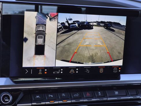 Used 2025 Chevrolet Silverado 1500 LTZ w/ Technology Package image 19