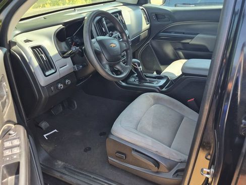 Used 2022 Chevrolet Colorado W/T AWD/4WD image 6