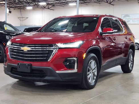 Used 2023 Chevrolet Traverse LT FWD image 4