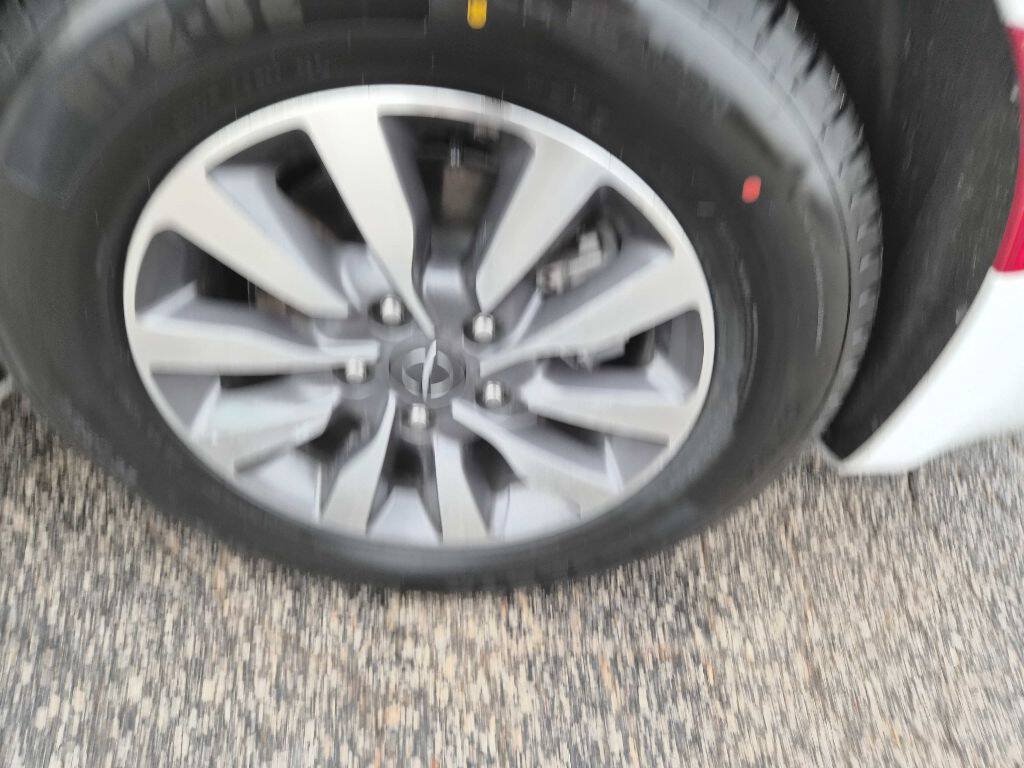 Used 2024 Chrysler Pacifica Limited FWD image 18