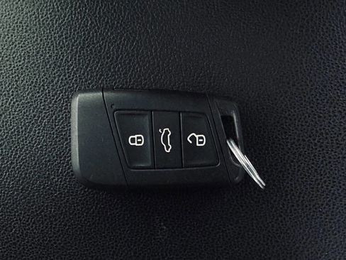 Used 2019 Volkswagen Jetta R-Line image 34