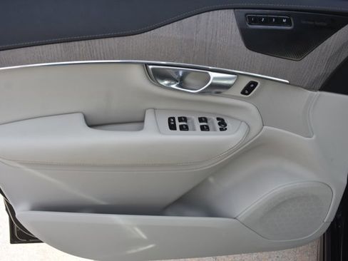 Used 2023 Volvo XC90 B6 Ultimate w/ Protection Package Premier image 12