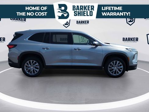 Used 2025 Buick Enclave Preferred AWD/4WD image 9