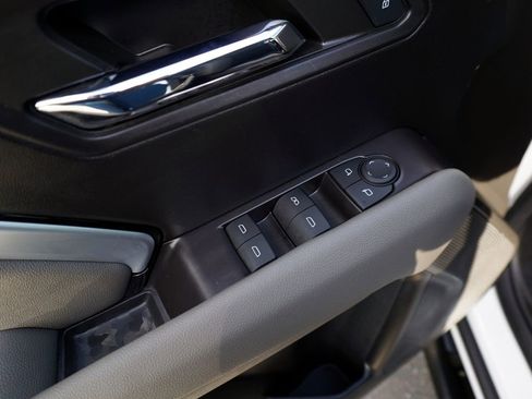 Used 2024 Chevrolet Colorado ZR2 w/ Technology Package image 17