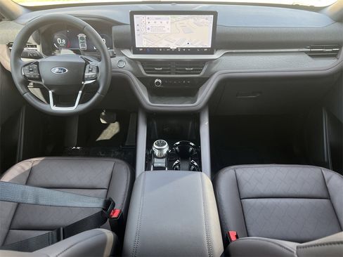 New 2026 Ford Explorer Platinum image 2