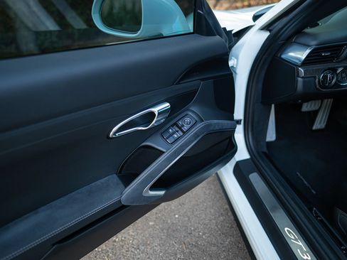 Used 2015 Porsche 911 GT3 RWD image 25