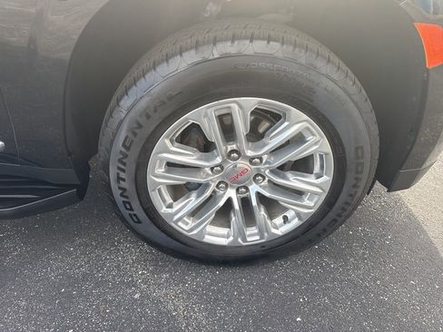 Used 2023 GMC Yukon SLT w/ SLT Luxury Package image 19