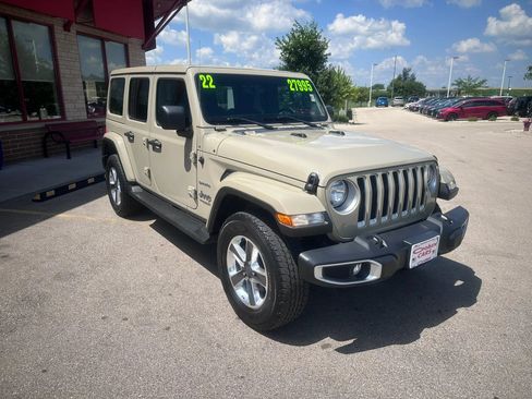 Used 2022 Jeep Wrangler Unlimited Sahara w/ Cold Weather Group AWD/4WD image 3