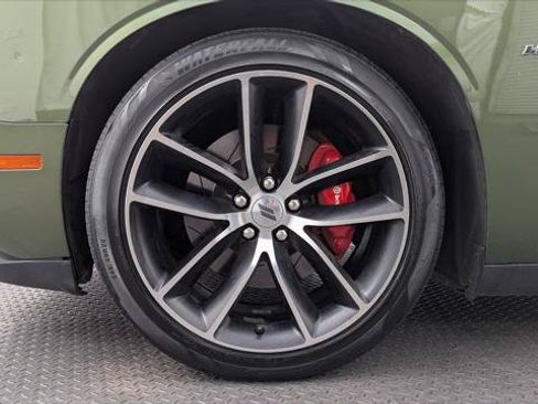 Used 2018 Dodge Challenger R/T w/ Performance Handling Group RWD image 23