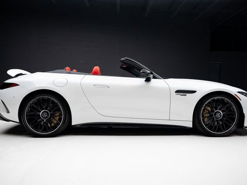 Used 2022 Mercedes-Benz SL 63 AMG 4MATIC image 40