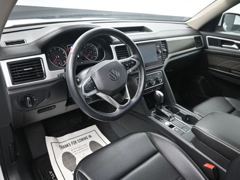 Used 2021 Volkswagen Atlas SE w/ Towing Package image 13