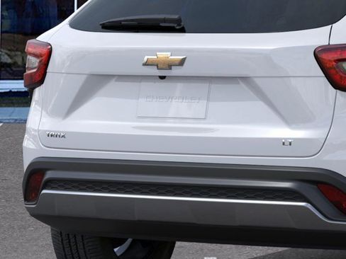New 2025 Chevrolet Trax LT image 14