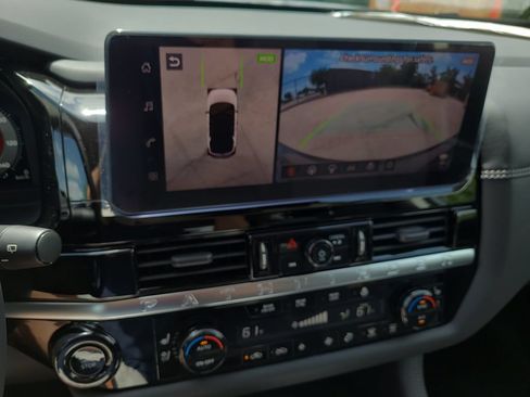 New 2026 Nissan Pathfinder Platinum w/ Accent Package FWD image 17