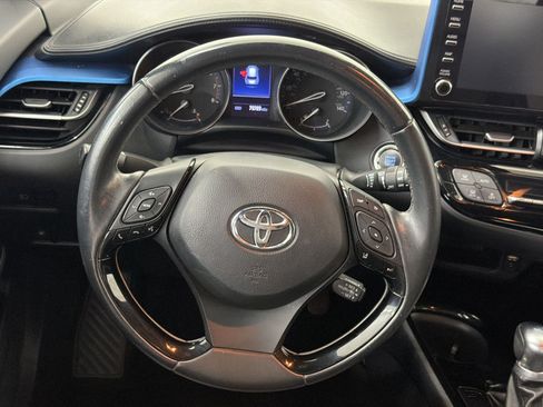 Used 2019 Toyota C-HR XLE FWD image 11