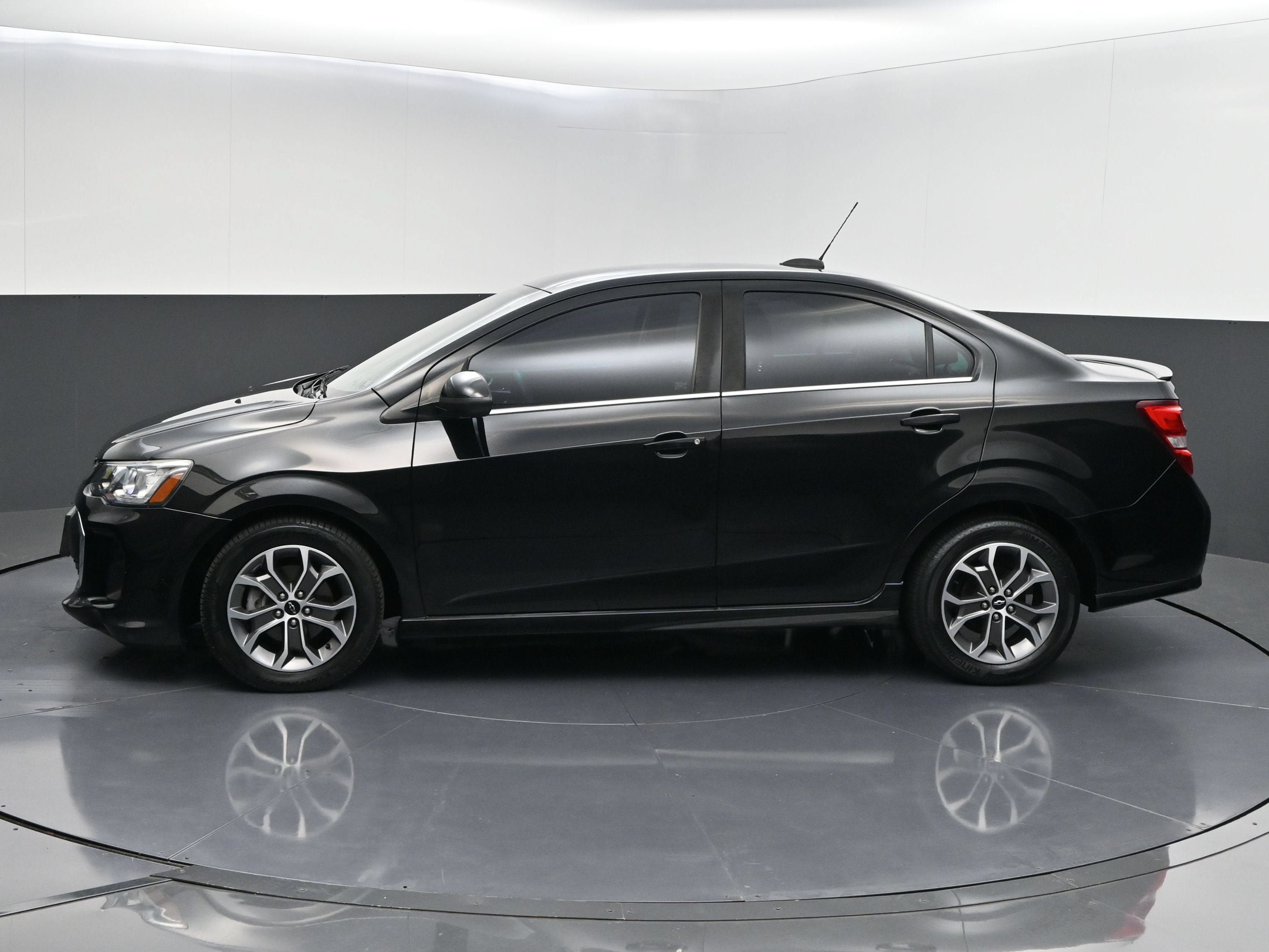 Used 2020 Chevrolet Sonic LT FWD image 5