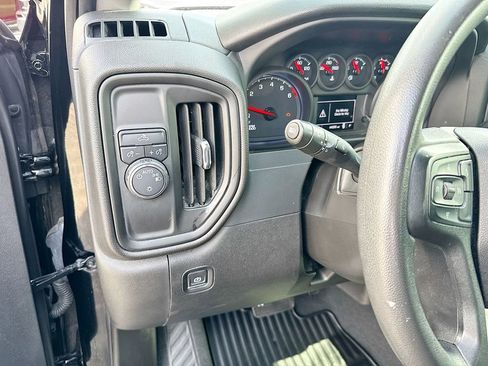 Used 2023 Chevrolet Silverado 1500 Custom image 10