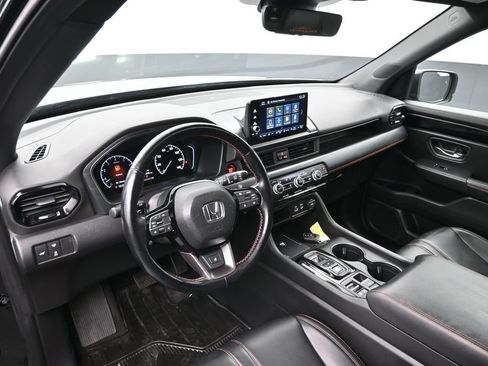 Certified 2023 Honda Pilot TrailSport image 11