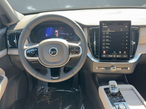 New 2026 Volvo XC90 B6 Plus w/ Protection Package Premier image 28