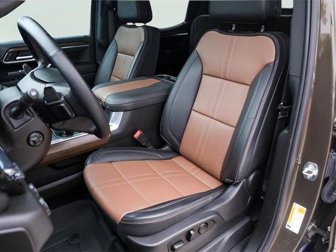 Used 2023 Chevrolet Silverado 1500 High Country w/ High Country Premium Package image 10