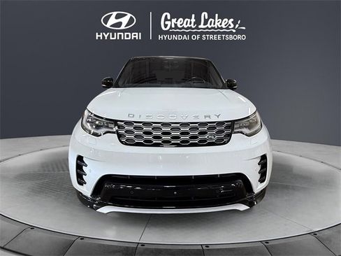 Used 2023 Land Rover Discovery Metropolitan Edition image 8