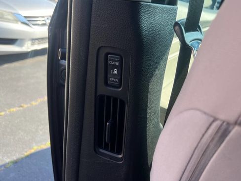 Used 2018 Honda Odyssey EX image 26