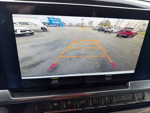 Used 2022 Chevrolet Silverado 1500 LT w/ Z71 Off-Road Package image 23