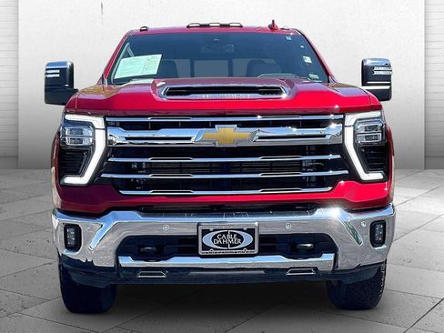 Used 2025 Chevrolet Silverado 3500 LTZ w/ LTZ Plus Package AWD/4WD image 2