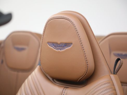 Used 2019 Aston Martin DB11 Volante RWD image 32