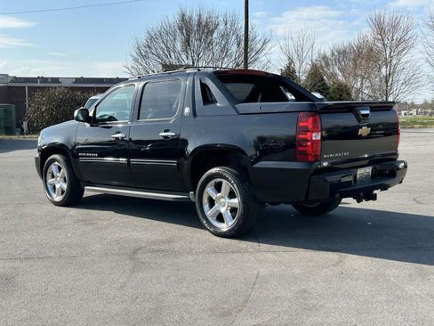 Used 2013 Chevrolet Avalanche LT w/ All-Star Edition RWD image 5