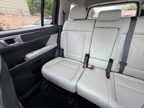 Used 2025 Hyundai Santa Fe SEL FWD image 41