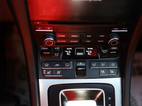 Used 2019 Porsche 718 Cayman RWD image 34
