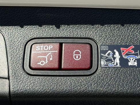 New 2026 Mercedes-Benz GLS 450 4MATIC image 14