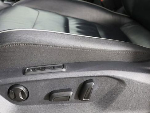 Used 2019 Volkswagen Tiguan SEL Premium image 24