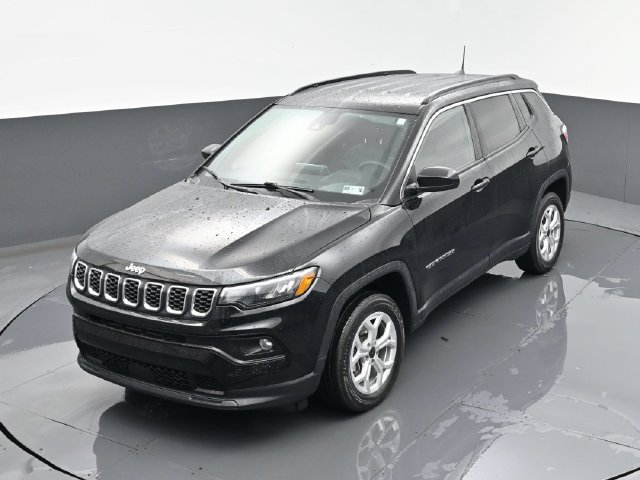Used 2025 Jeep Compass Latitude AWD/4WD image 21