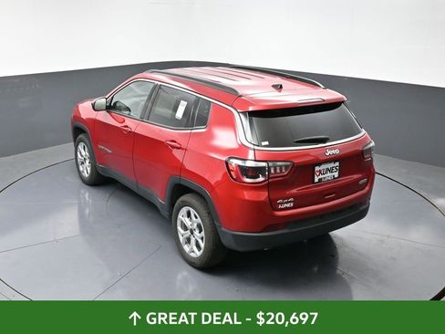 Used 2025 Jeep Compass Latitude image 53