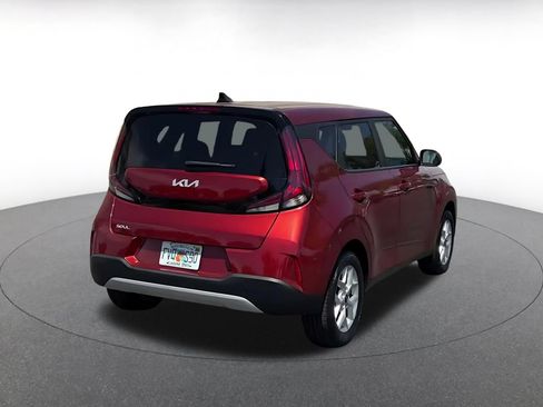 Used 2025 Kia Soul LX w/ LX Technology Package FWD image 14