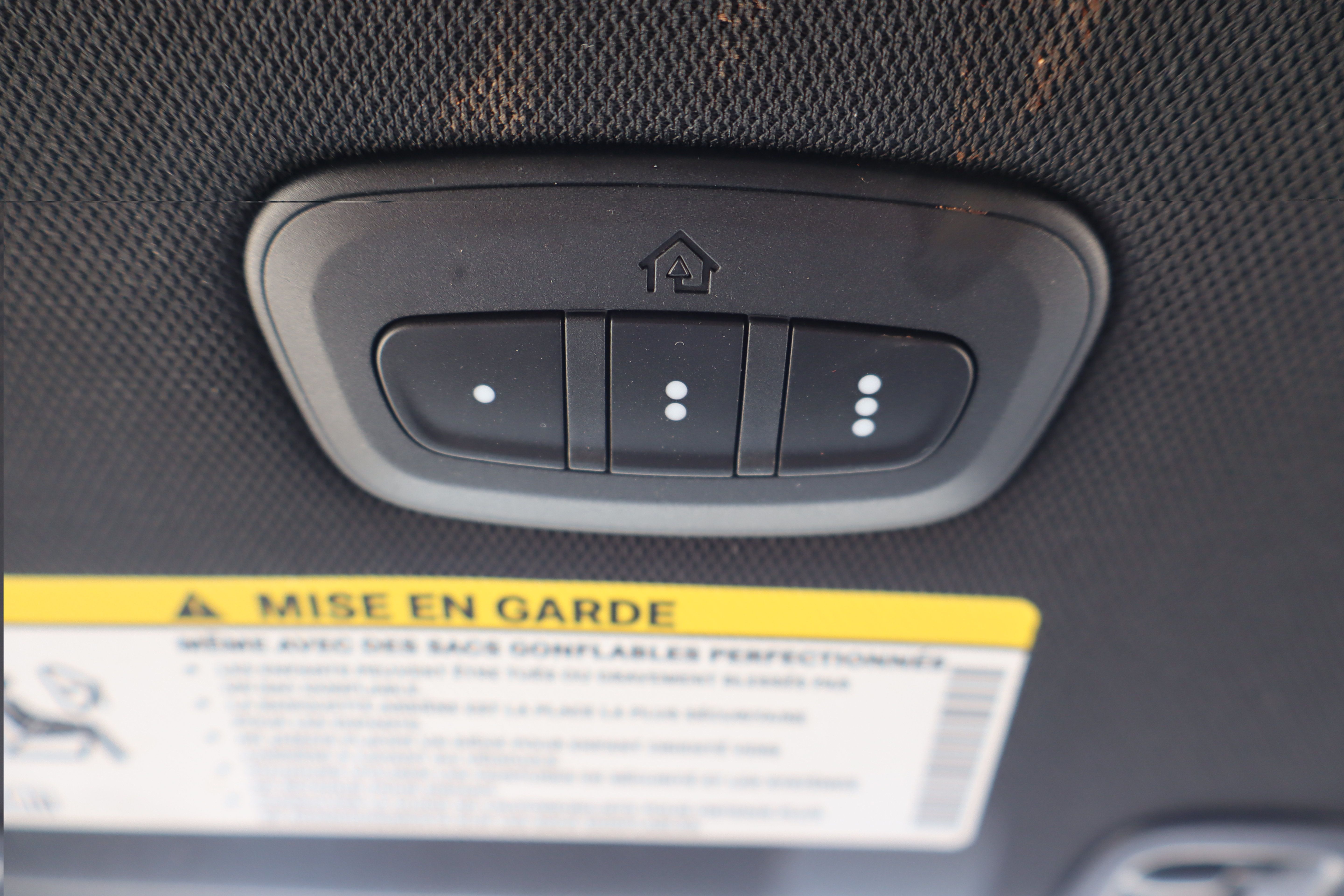 Used 2026 Chrysler Pacifica Limited FWD image 32