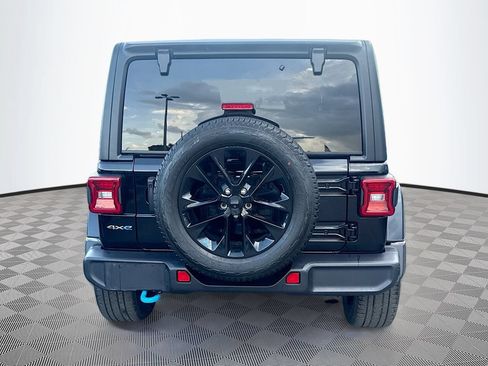 Used 2023 Jeep Wrangler Unlimited Sahara w/ Cold Weather Group AWD/4WD image 7