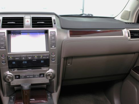 Used 2017 Lexus GX 460 Premium image 58