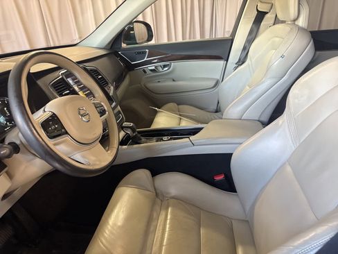 Used 2016 Volvo XC90 T6 Momentum image 22