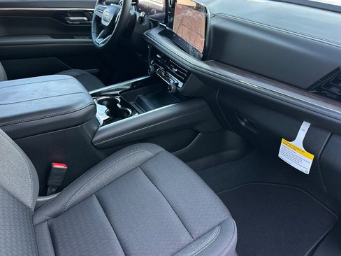 New 2026 Chevrolet Suburban LS w/ LPO, Dark Essentials Package RWD image 17