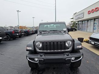 New 2026 Jeep Gladiator Sport video 2