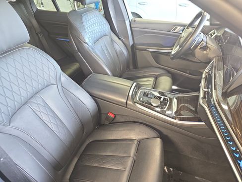 Used 2025 BMW X5 xDrive50e AWD/4WD image 10