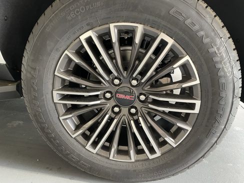 New 2026 GMC Yukon XL Elevation w/ LPO, Floor Liner Package RWD image 7